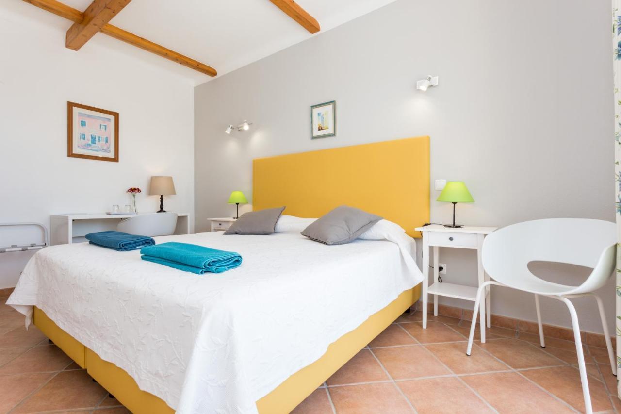 The Sun Hill Bed & Breakfast Lagos Room photo